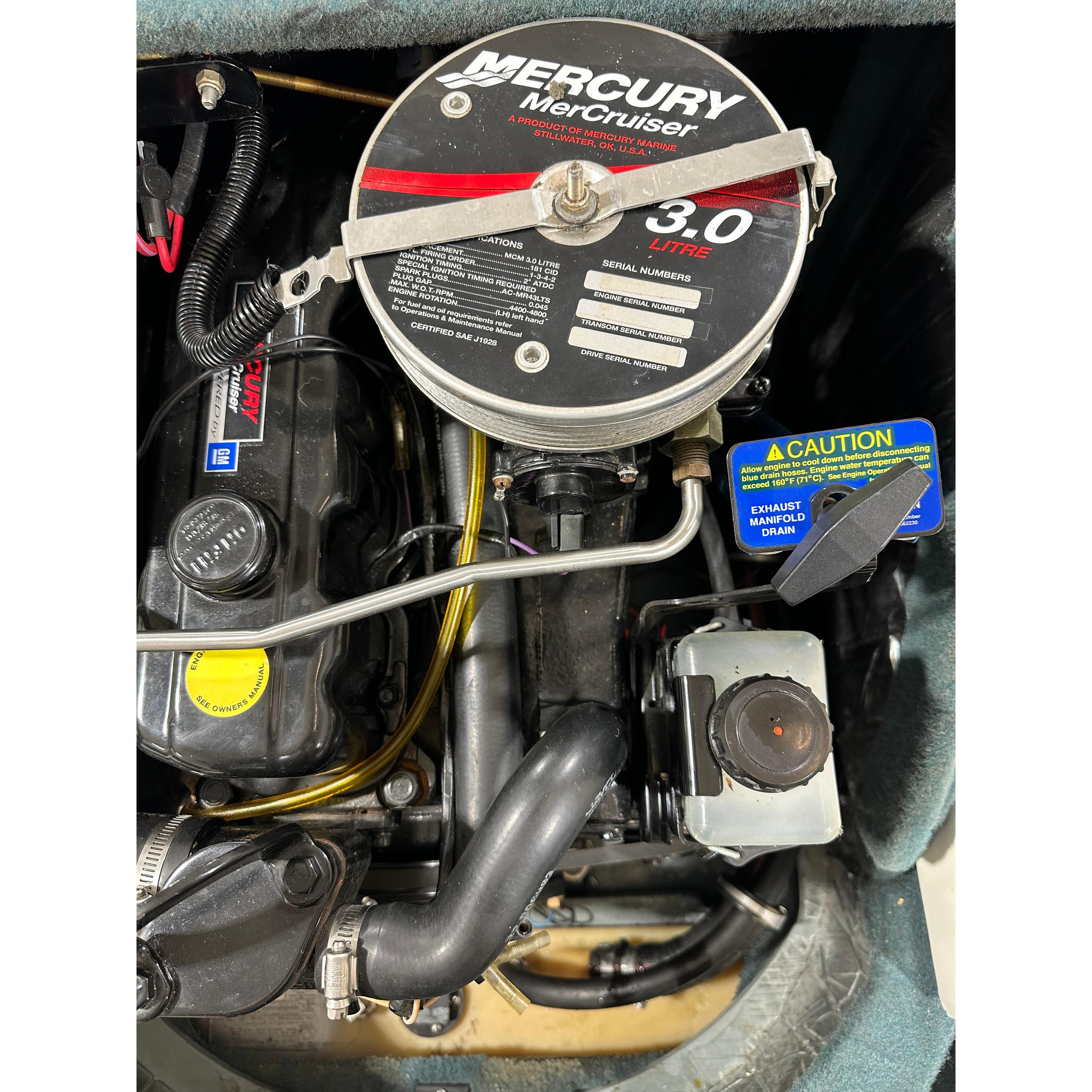 2000 Bayliner 1750 LX – Perfect for Family Fun and Friend Getaways!