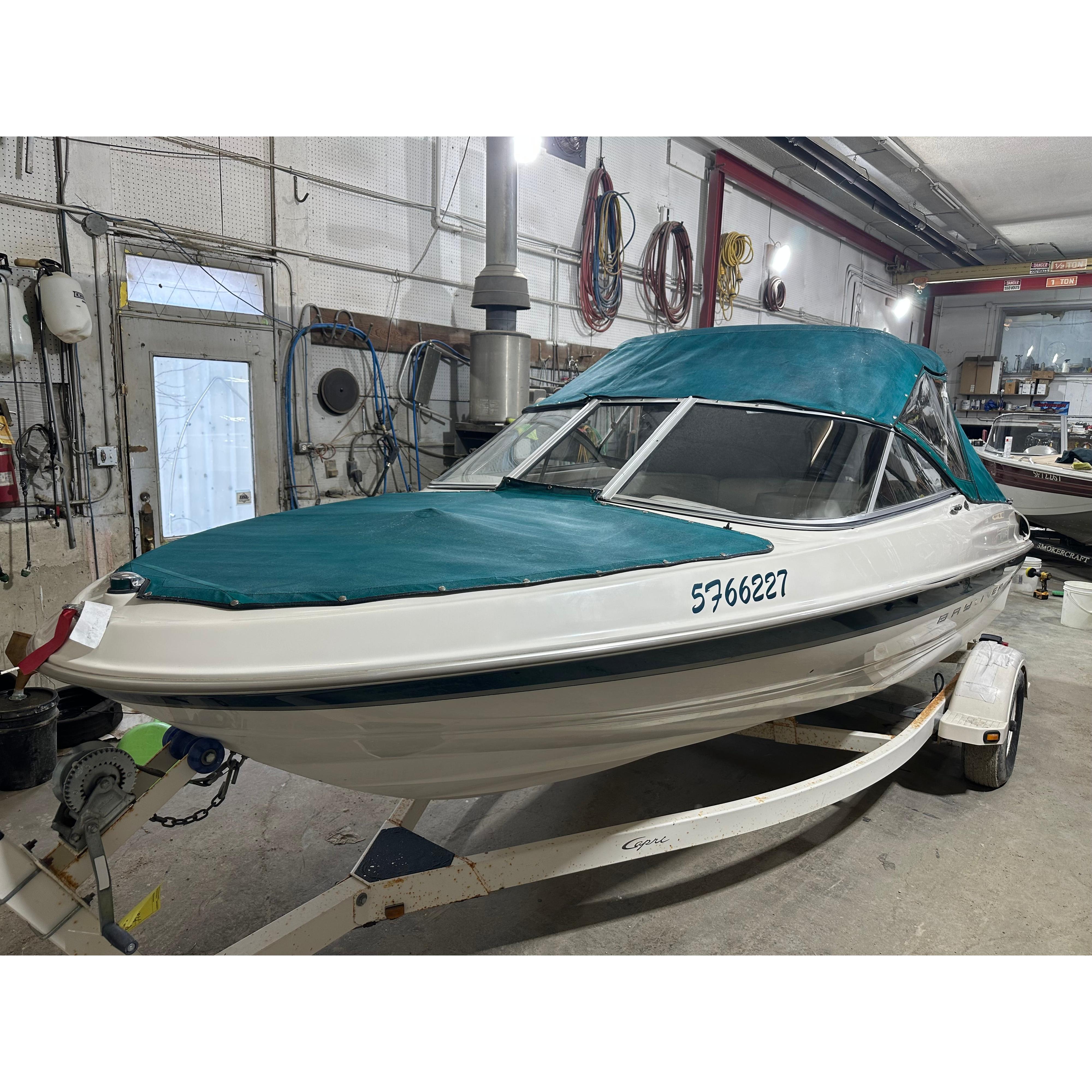 2000 Bayliner 1750 LX – Perfect for Family Fun and Friend Getaways!