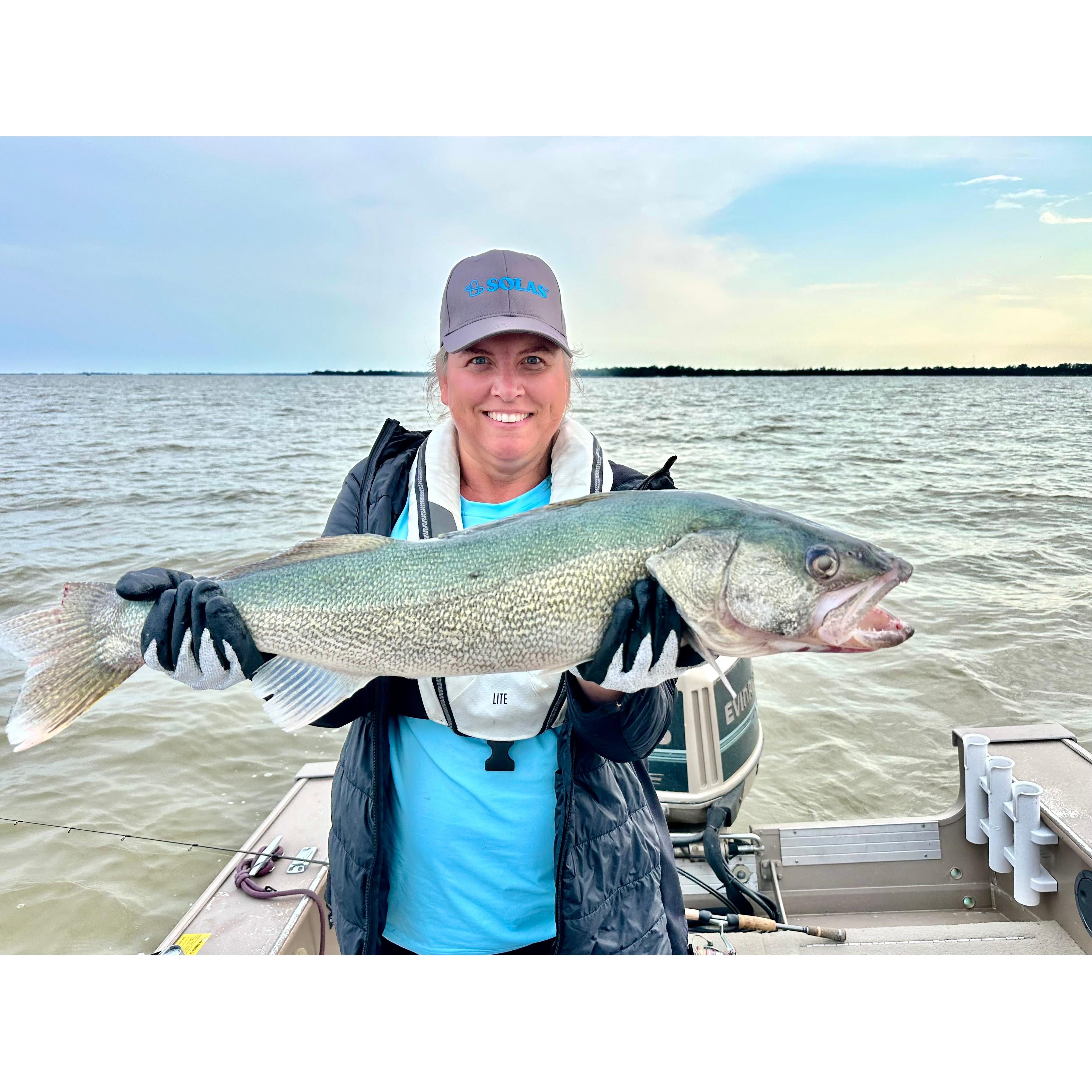 SOLD 1996 LUND PRO-V w/ 150 HP EVINRUDE SOLD