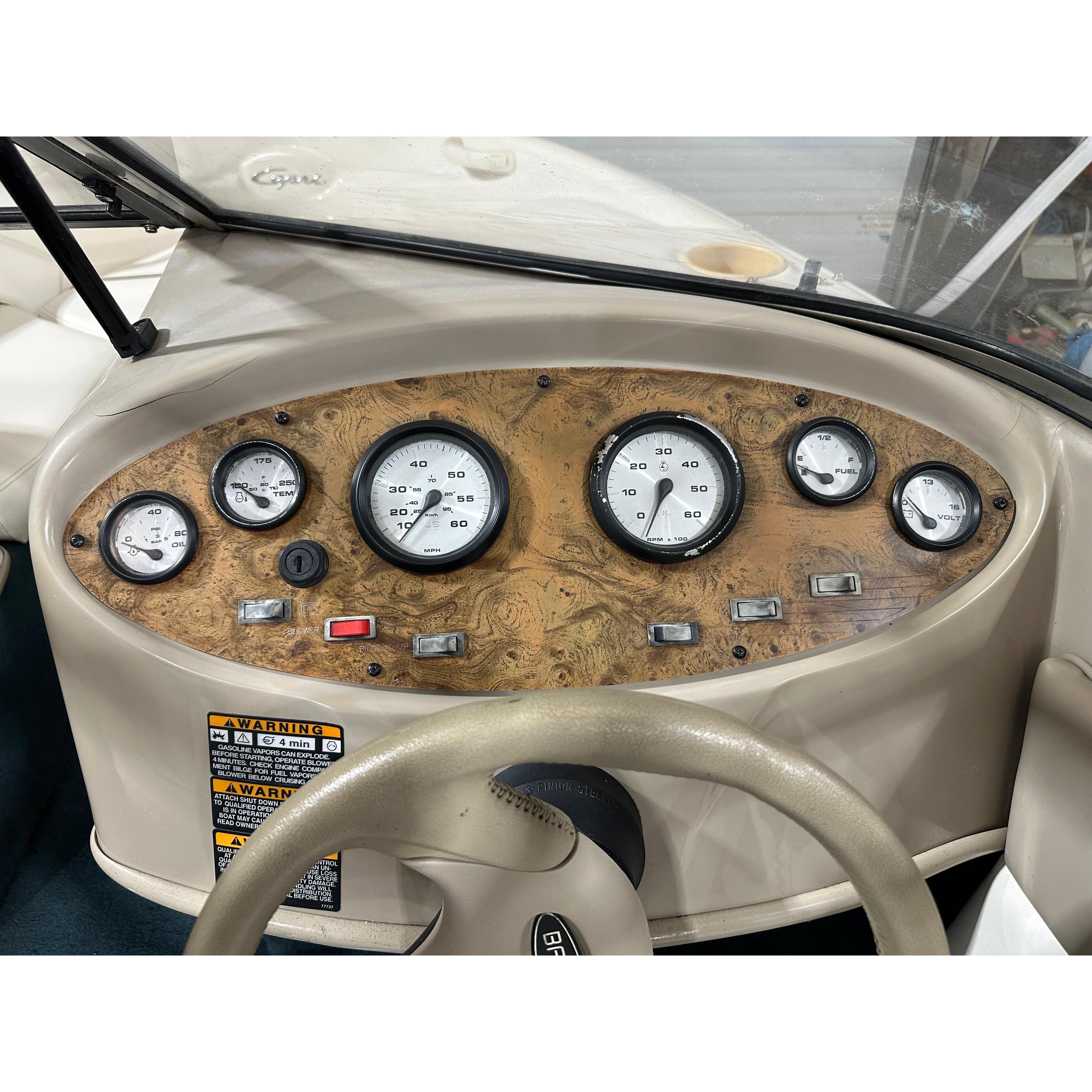 2000 Bayliner 1750 LX – Perfect for Family Fun and Friend Getaways!