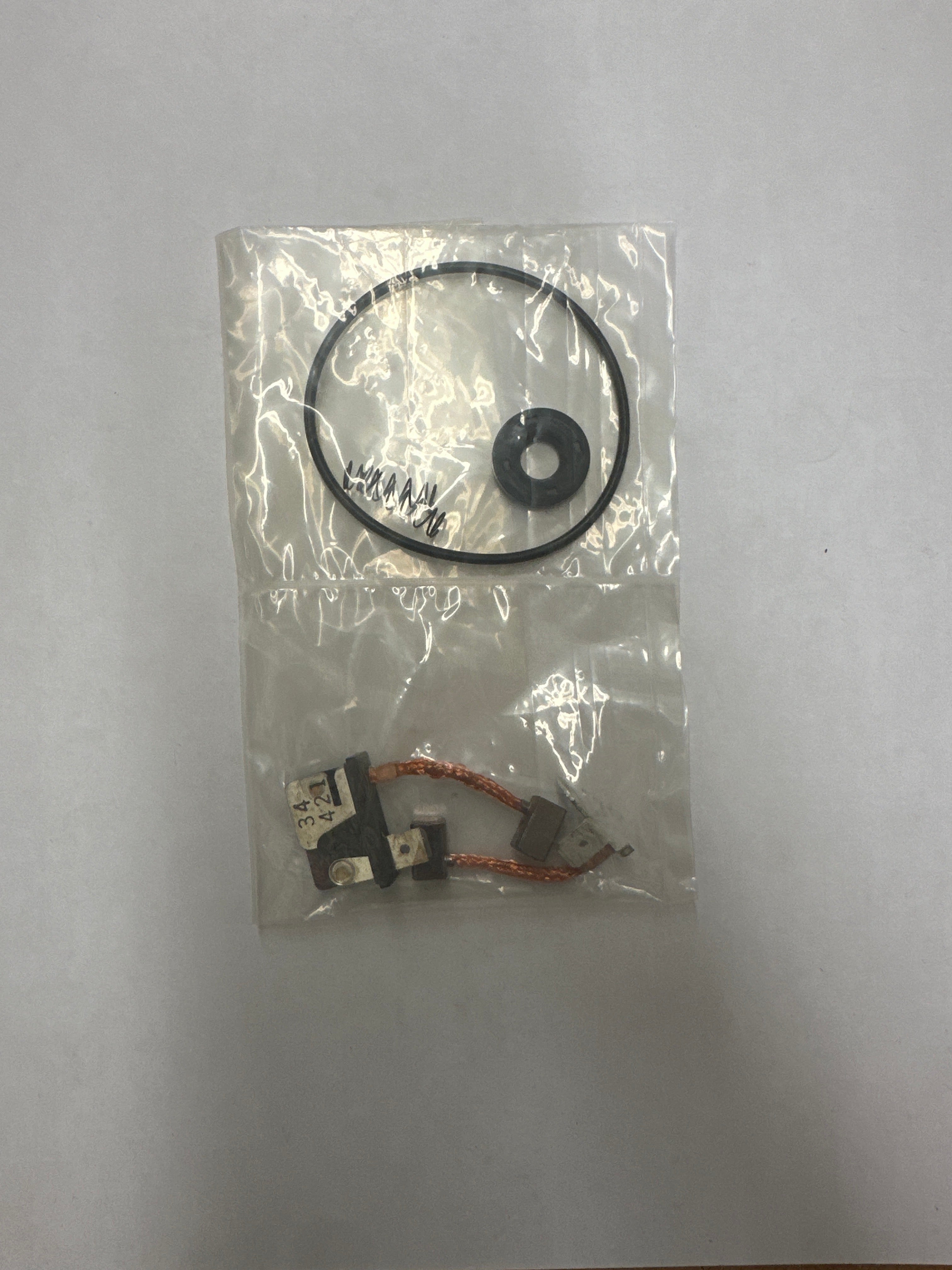 KIT AY, BRUSH & SEAL P/N 585229
